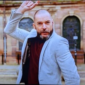 Meet your Posher, Pierre